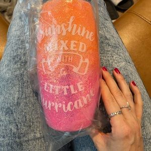 25oz barrel tumbler. Purchased but changed my mind